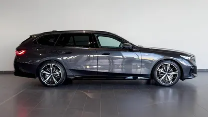 Gebraucht BMW 520 M Sport 197 PS (144 kW) 2025 Kombi