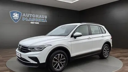 Pure white (weiß) Gebraucht 2022 VW Tiguan Life SUV | 24.450 € (Fairer Preis)