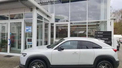 Weiß Gebraucht 2021 Mazda MX30 Ad'Vantage SUV | 13.850 € (Superpreis)