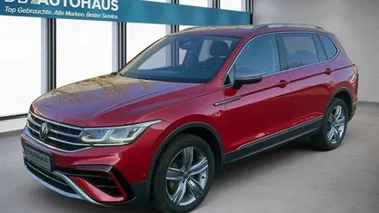 Rot Gebraucht 2023 VW Tiguan Allspace Elegance SUV | 32.810 € (Fairer Preis)