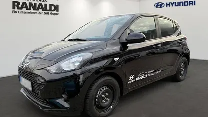 Gebraucht Hyundai i10 Select 63 PS (46 kW) 2025 Schwarz Kleinwagen