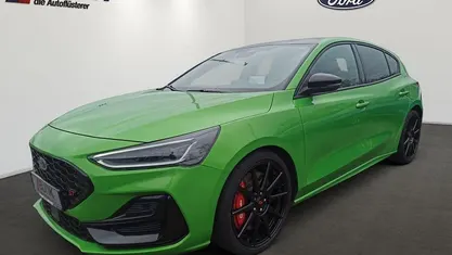 Gebraucht Ford Focus ST 280 PS (205 kW) 2025 Mean green metallic (pn4jl)