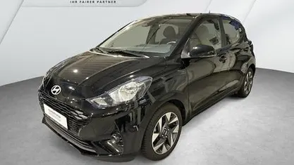Gebraucht Hyundai i10 Trend 63 PS (46 kW) 2024 Schwarz Kleinwagen