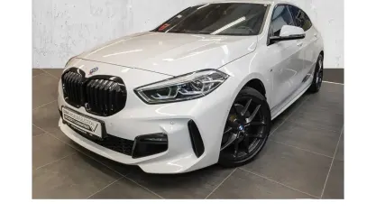 Gebraucht BMW 118 M Sport 136 PS (100 kW) 2023 Weiß Kleinwagen