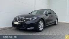 Saphirschwarz metallic Gebraucht 2024 BMW 320 M Sport Kombi | 43.949 € (Fairer Preis)