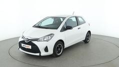 Weiß Gebraucht 2015 Toyota Yaris Cool Limousine | 7.010 € (Fairer Preis)