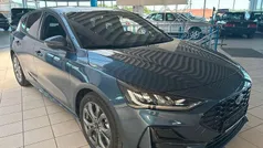 Blau Gebraucht 2024 Ford Focus ST-Line X Limousine | 28.990 € (Fairer Preis)
