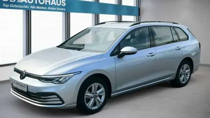 Gebraucht VW Golf VIII Life 116 PS (85 kW) 2024 Silber Kombi