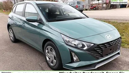 Mangrove green minerale... Neu 2025 Hyundai i20 Select Kleinwagen | 18.861 € (Fairer Preis)