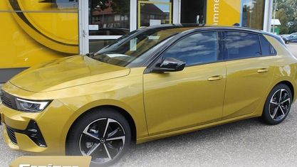 Używany Opel Astra 131 KM (96 kW) 2025 Żółty Sedan/Limuzyna