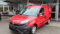 Rot (passione rot) Gebraucht 2022 Fiat Doblò Van / Kleinbus | 18.950 € (Fairer Preis)