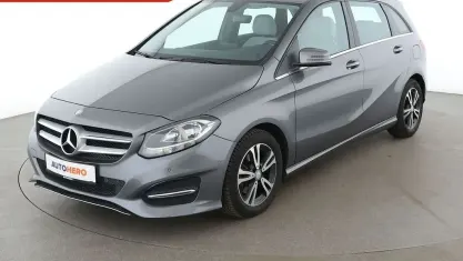 Gebraucht Mercedes B180 Style 122 PS (89 kW) 2016 Grau Kleinwagen
