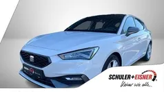Weiß Gebraucht 2022 Seat Leon FR Kleinwagen | 21.990 € (Fairer Preis)