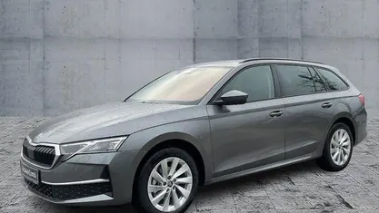 Grau Neu 2025 Skoda Octavia Selection Kombi | 35.970 € (Fairer Preis)