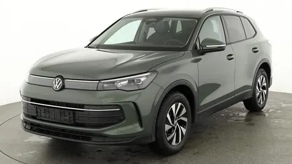 Cipressinogrün metallic Neu 2025 VW Tiguan Life SUV | 40.495 € (Superpreis)