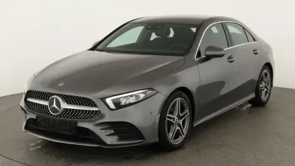 Gebraucht Mercedes A200 AMG line 163 PS (119 kW) 2020 Mountaingrau metallic Limousine