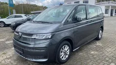 Indiumgrau metallic Gebraucht 2024 VW Multivan Van | 49.480 € (Fairer Preis)