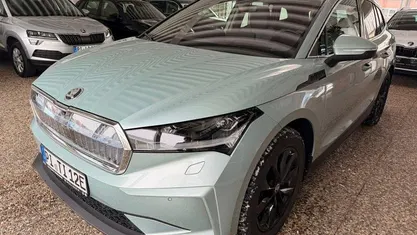 : arcticsilber metallic Gebraucht 2024 Skoda Enyaq iV Loft SUV | 39.990 € (Guter Preis)