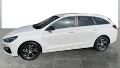 Weiß Gebraucht 2024 Hyundai i30 Select Kombi | 19.890 € (Fairer Preis)