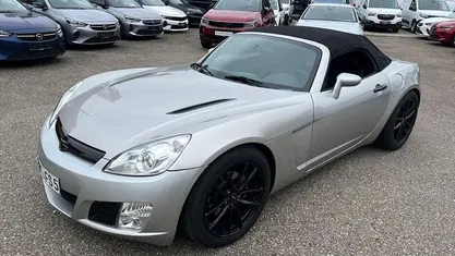Damastsilber metallic (metallic) Gebraucht 2009 Opel GT Cabrio | 20.400 € (Teuer)