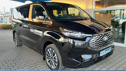 Schwarz Gebraucht 2024 Ford Tourneo Titanium X Van / Kleinbus | 59.990 €