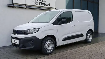 Weiß Gebraucht 2024 Opel Combo Van / Kleinbus | 20.200 € (Fairer Preis)
