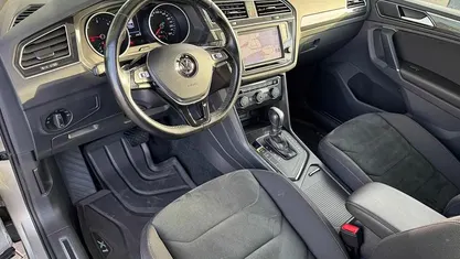 Silber Gebraucht 2017 VW Tiguan Highline SUV | 20.650 € (Fairer Preis)