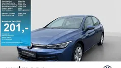 Anemonenblau metallic Gebraucht 2024 VW Golf VIII Life Limousine | 24.850 € (Fairer Preis)