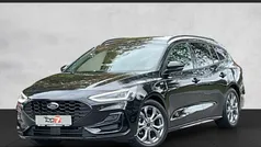Obsidianschwarz (schwarz) Gebraucht 2023 Ford Focus ST-Line Kombi | 24.900 € (Guter Preis)