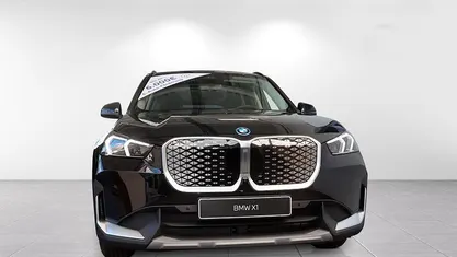 Neu BMW iX1 Performance 230 kW (313 PS) 2025 Schwarz SUV