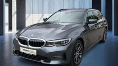 Mineralgrau Gebraucht 2021 BMW 330e Sport Line Kombi | 27.690 € (Fairer Preis)