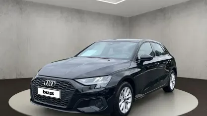 Gebraucht Audi A3 150 PS (110 kW) 2023 Mythosschwarz metallic Limousine
