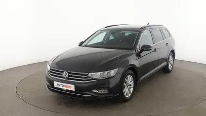 Grau Gebraucht 2021 VW Passat Business Kombi | 23.390 € (Fairer Preis)