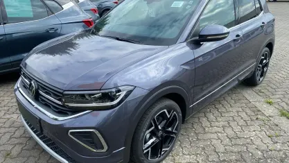 Neu VW T-Cross R-line 116 PS (85 kW) 2026 Rauchgrau metallic SUV