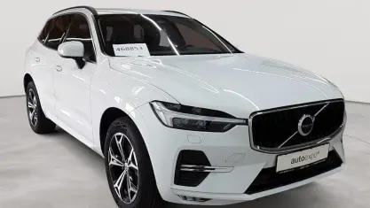Używany Volvo XC60 Momentum 197 KM (144 kW) 2021 Biały SUV