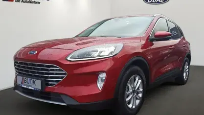 Gebraucht Ford Kuga Titanium X 224 PS (164 kW) 2022 Lucid red met SUV