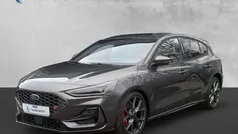 Magneticgrau (metallic) Gebraucht 2024 Ford Focus ST Limousine | 37.900 € (Fairer Preis)