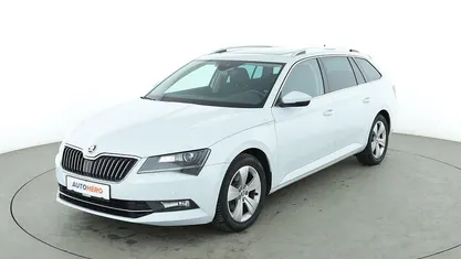 Weiß Gebraucht 2018 Skoda Superb Style Kombi | 20.330 € (Fairer Preis)