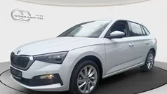 Moonweiss metallic Gebraucht 2024 Skoda Scala Style Kleinwagen | 22.790 € (Fairer Preis)