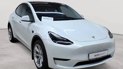 Pearl white multicoat Gebraucht 2022 Tesla Model Y SUV | 31.590 € (Superpreis)