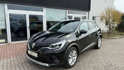 Schwarz Gebraucht 2022 Renault Captur Zen SUV | 16.980 € (Superpreis)