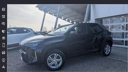 Gebraucht Toyota Yaris Cross Team 116 PS (85 kW) 2023 Mysticschwarz mica SUV