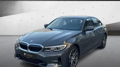 Grau Gebraucht 2022 BMW 330e Sport Line Limousine | 34.400 € (Guter Preis)