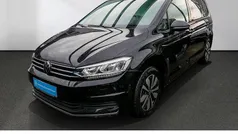 Deep black perleffekt Gebraucht 2023 VW Touran Comfortline Van / Kleinbus | 27.180 € (Fairer Preis)