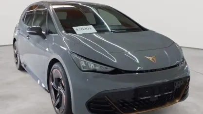 Gebraucht Cupra Born 169 kW (231 PS) 2024 Vapor grey Kleinwagen