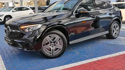 Unilack schwarz uni Gebraucht 2025 Mercedes GLC300 AMG Coupé | 62.890 € (Guter Preis)