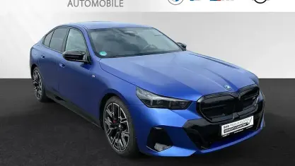 Gebraucht BMW i5 M Sport 442 kW (601 PS) 2025 Bmw individual frozen portimao blue metallic Limousine