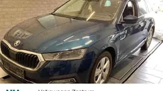 Lavablau metallic Gebraucht 2022 Skoda Octavia Style Kombi | 23.980 € (Fairer Preis)