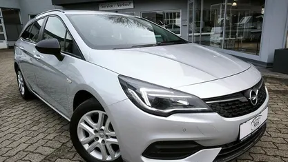 Silber Gebraucht 2021 Opel Astra Edition Kombi | 12.900 € (Fairer Preis)