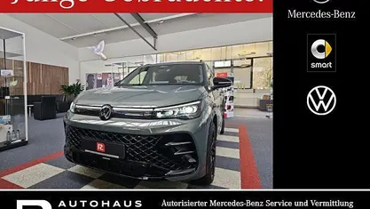 Gebraucht VW Tiguan R-line 193 PS (141 kW) 2024 Cipressinogrün SUV